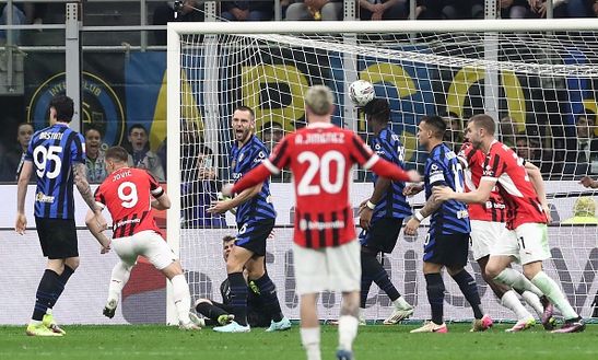 MILAN, ITALY - APRIL 23: Luka Jovic of AC Milan scores their team's secon goal during the coppa Italia Semi Final match between FC Internazionale and AC Milan at Stadio Giuseppe Meazza on April 23, 2025 in Milan, Italy. (Photo by Marco Luzzani/Getty Images) partite Milan