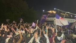 VIDEO VN – La Fiorentina accolta dai tifosi in festa a Peretola: che spettacolo!