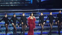 Sanremo, Associazione giornaliste italiane contro Sala Stampa: “Applausi da stadio a Elodie”