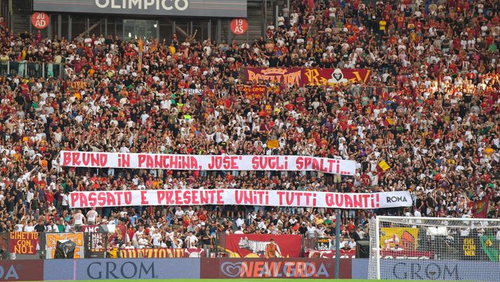 Roma, la carica della Sud: “Bruno in panchina, José sugli spalti. Uniti tutti quanti” - immagine 1