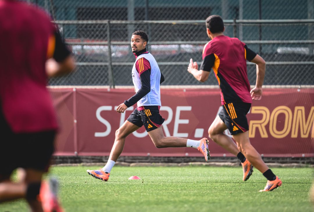 Trigoria, Roma in campo per l’allenamento del venerdì – FOTO GALLERY - immagine 42