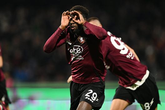 SALERNO, ITALY - MARCH 18: Boulaye Dia of Salernitana celebrates after scoring the 2-1 goal during the Serie A match between Salernitana and Bologna FC at Stadio Arechi on March 18, 2023 in Salerno, Italy. (Photo by Francesco Pecoraro/Getty Images) Dia torna a Salerno, caso chiuso? Intanto parla Paulo Sousa- immagine 2