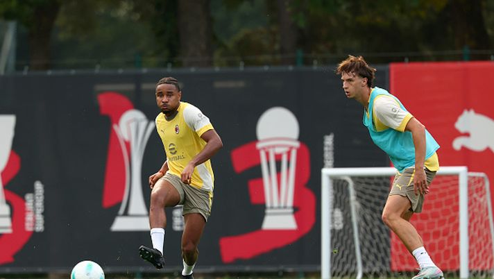 CAIRATE, ITALY - SEPTEMBER 09: Christopher Nkunku of AC Milan in action during an AC Milan Training Session at Milanello on September 09, 2025 in Cairate, Italy. (Photo by Giuseppe Cottini/AC Milan via Getty Images)  Milanello, la conta dei rientri dopo il gol di Santi e l’assist di Pulisic - immagine 1