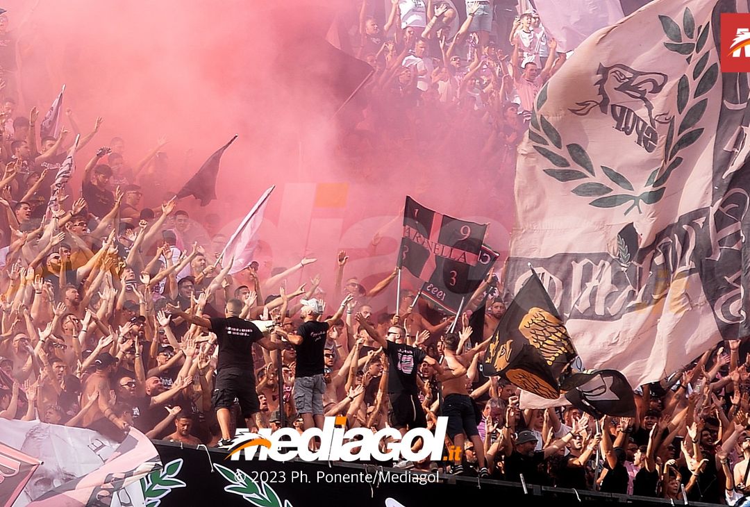 FOTOTIFO Palermo-Sudtirol 2-1, gli scatti ai tifosi al “Renzo Barbera” (GALLERY) - immagine 7