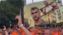 Il derby dello striscione multato non si ferma a Milano: rieccolo a Lipsia…