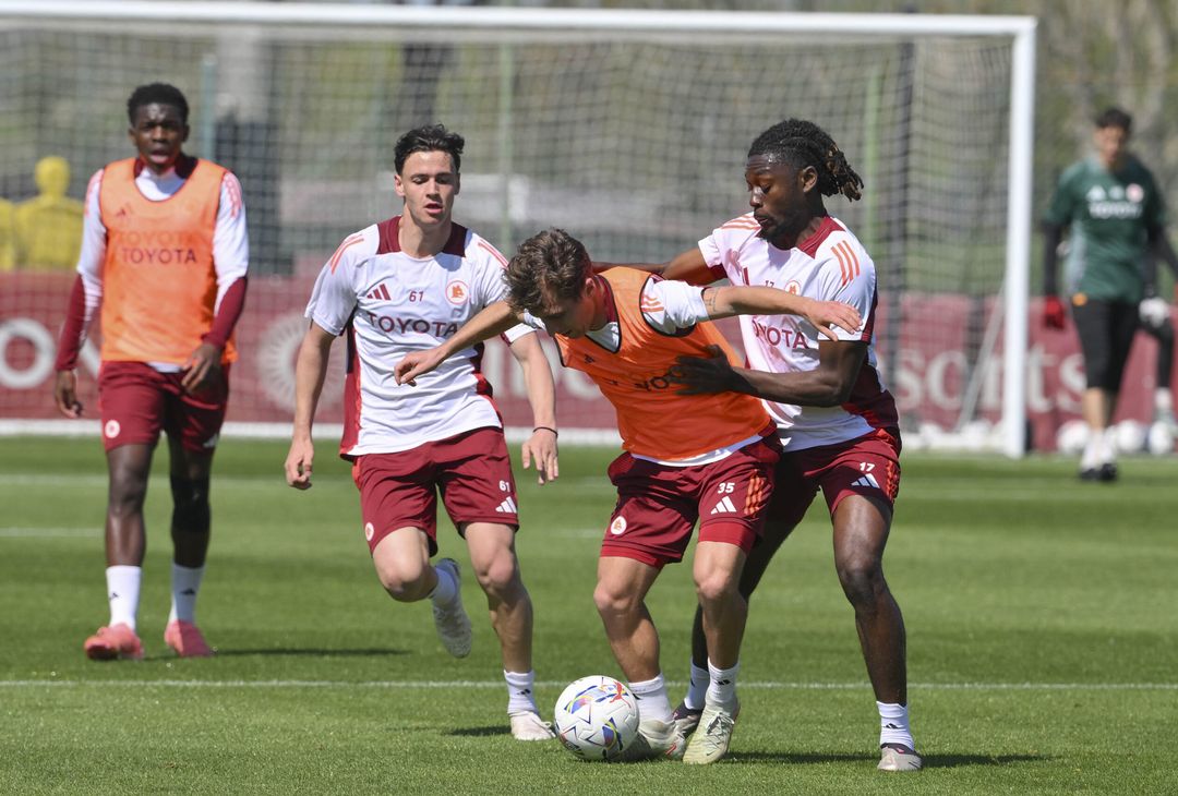 Trigoria, allenamento mattutino a due giorni da Roma-Juventus – FOTO GALLERY - immagine 21