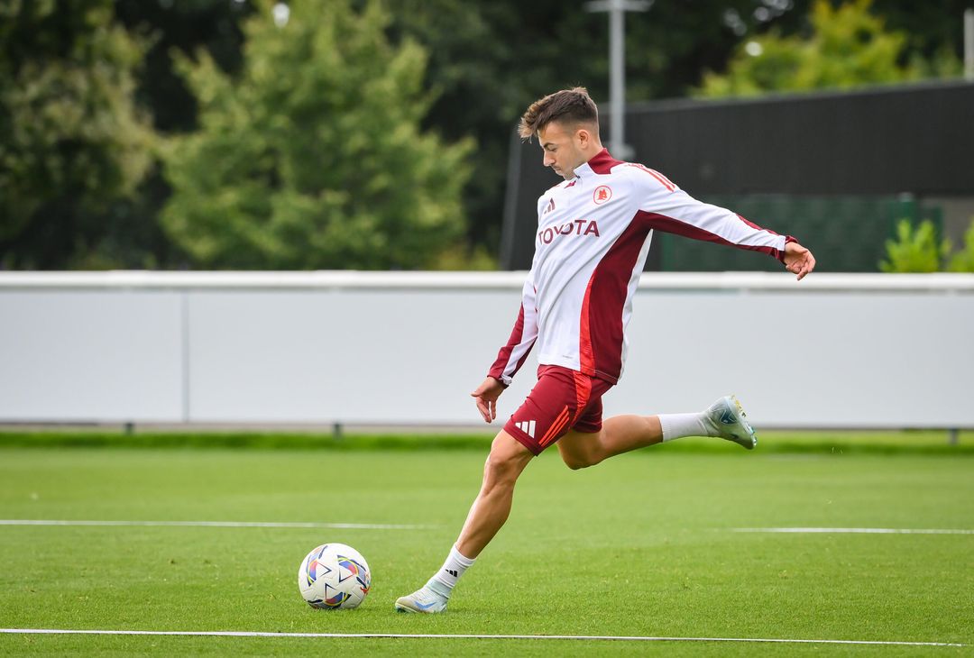Roma, primo allenamento in Inghilterra per Dovbyk – FOTO GALLERY - immagine 26