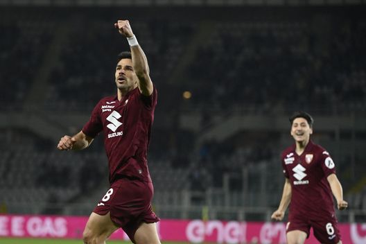 TURIN, ITALY - MARCH 13: Giovanni Simeone of Torino FC celebrates a goal during the Serie A match between Torino FC and Parma Calcio 1913 at Stadio Olimpico Grande Torino on March 13, 2026 in Turin, Italy. (Photo by Stefano Guidi - Torino FC/Torino FC 1906 via Getty Images) Torino, Simeone in grande spolvero: l’attaccante ha alzato l’asticella- immagine 2