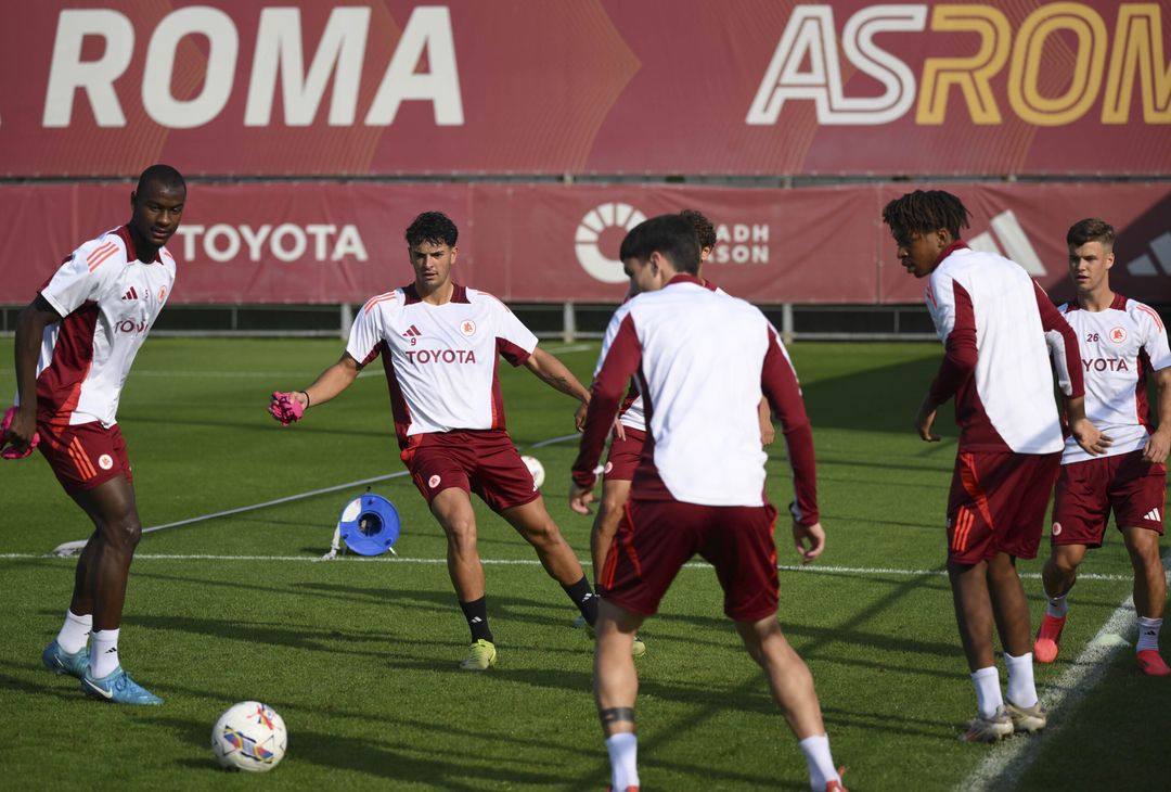 Roma, l’allenamento a due giorni dal Bologna – FOTO GALLERY - immagine 23