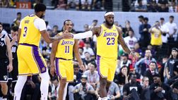 Nba, riecco i Lakers: super LeBron per la prima vittoria in trasferta