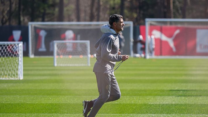 CAIRATE, ITALY - MARCH 19: Head Coach of AC Milan Sergio Conceicao looks on during an AC Milan training session at Milanello on March 19, 2025 in Cairate, Italy. (Photo by Sara Cavallini/AC Milan via Getty Images)  Conceicao