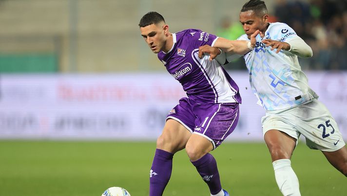 FLORENCE, ITALY - MARCH 22: Roberto Piccoli of ACF Fiorentina in action during the Serie A match between ACF Fiorentina and FC Internazionale at Artemio Franchi on March 22, 2026 in Florence, Italy. (Photo by Gabriele Maltinti/Getty Images) La Lazio insiste per Piccoli, Tuttosport: “La Fiorentina vuole altra formula” - immagine 1