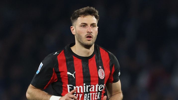Santiago Giménez, attaccante AC Milan, qui durante Napoli-Milan di Serie A