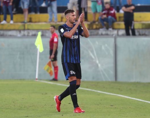 PISA, ITALY - OCTOBER 02: Lorenzo Lucca of Pisa during the Serie B match between Pisa and Reggina at Arena Garibaldi on October 02, 2021 in Pisa, Italy. (Photo by Maurizio Lagana/Getty Images)