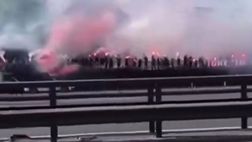 Glasgow, autostrada in fiamme? No, solo i tifosi Rangers prima del derby…
