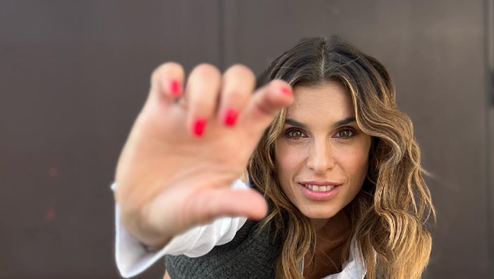 Elisabetta Canalis, sempre super sensuale. Look sexy per l’ex velina: “Oggi agli studi” - immagine 1