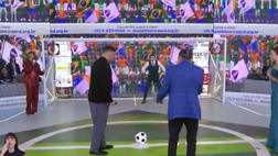 VIDEO / Ronaldo non ha perso il tocco! Lo sfidano e lui… guardate dove la mette