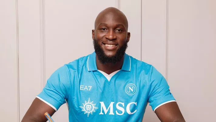 FOTO Napoli-Parma, è già Lukaku-Mania: spunta una simpatica maglia di Big Rom - immagine 1