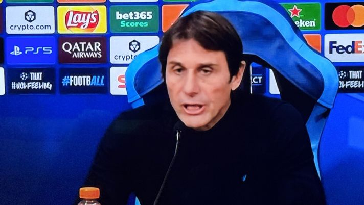 Conte in conferenza: “Volevamo onorare Diego. Ritrovati? Noi mai persi. Su Gutierrez…” Conte in conferenza: “Volevamo onorare Diego. Ritrovati? Noi mai persi. Su Gutierrez…” - immagine 1
