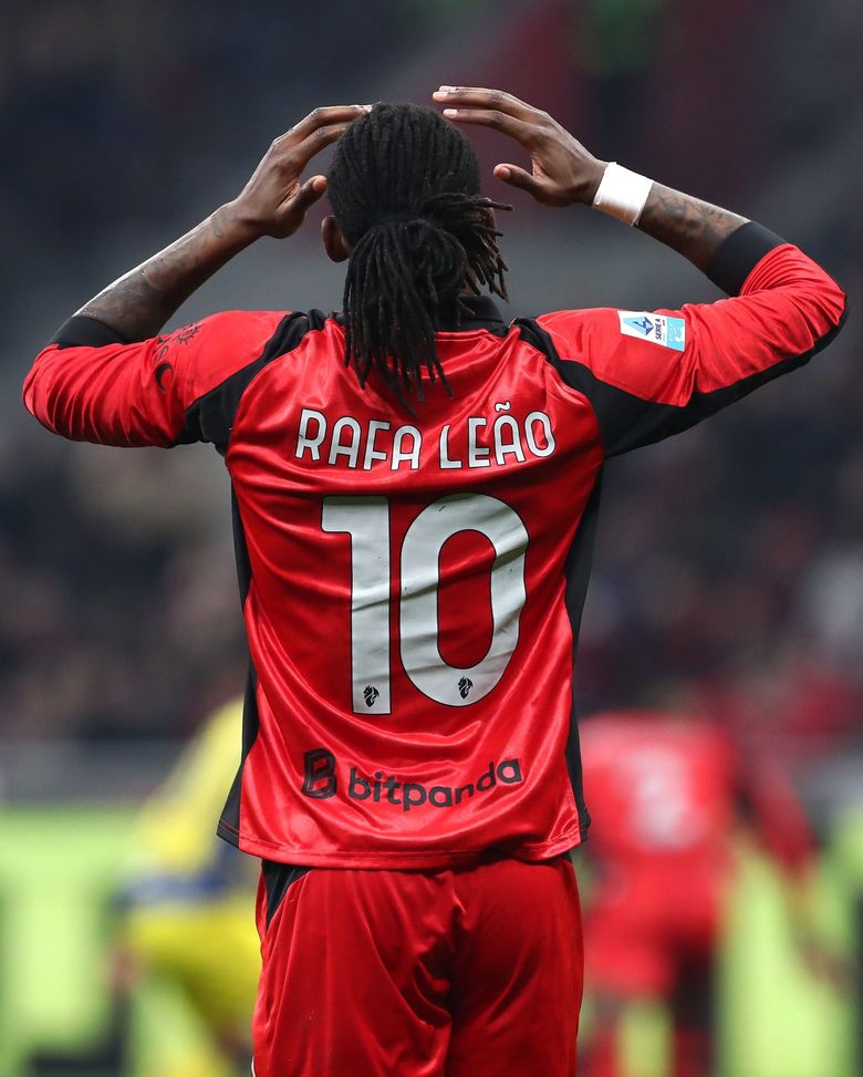 Milan-Parma, due falli e una revisione assurda: così il VAR tradisce il calcio- immagine 3