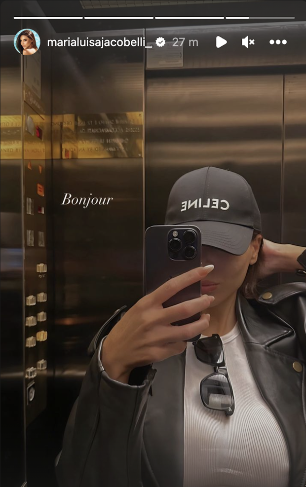 Marialuisa Jacobelli, il selfie in ascensore incanta: forme mozzafiato- immagine 4