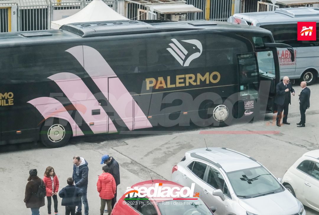 FOTO Parma-Palermo, il Palermo in partenza dal ‘Renzo Barbera’ (GALLERY) - immagine 47