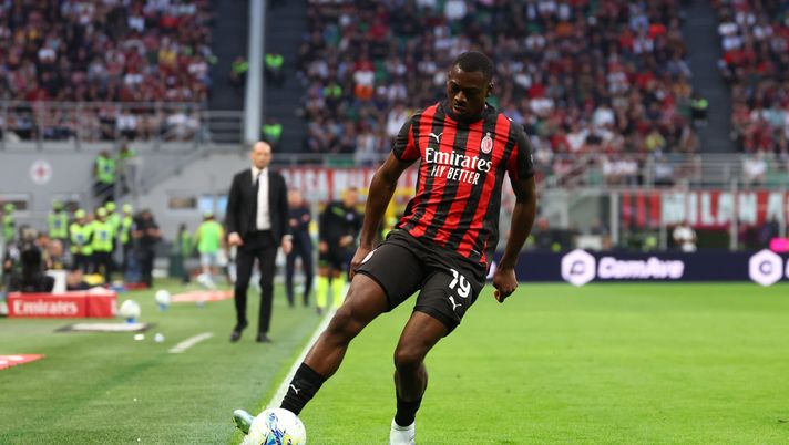 MILAN, ITALY - APRIL 11: Youssouf Fofana of AC Milan controls the ball during the Serie A match between AC Milan and Udinese Calcio at Giuseppe Meazza Stadium on April 11, 2026 in Milan, Italy. (Photo by Giuseppe Cottini/AC Milan via Getty Images) Milan, rosa al completo per la gara di domenica: in tre fuori nelle fila del Verona - immagine 1
