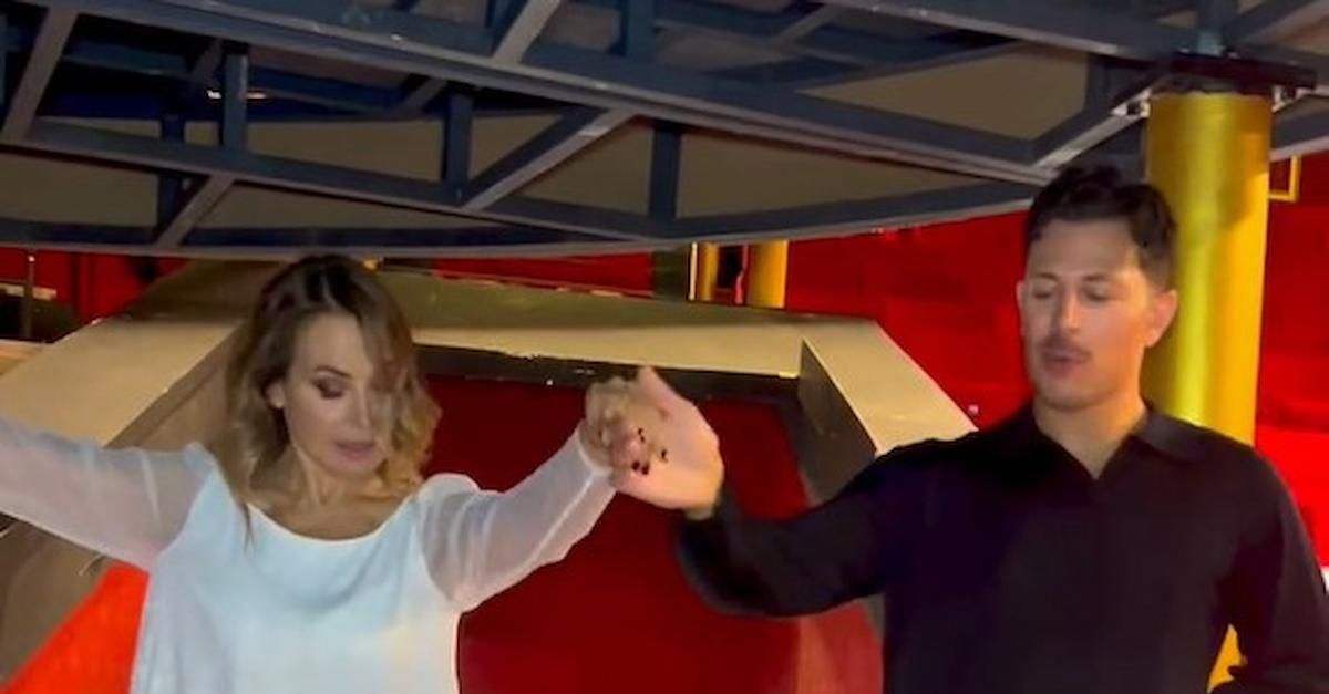 barbara d8217urso via da mediaset usciranno i veri motivi pronta per ballando con la lucarelli8230