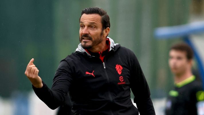 LECCO, ITALY - SEPTEMBER 24: Head coach of AC Milan Futuro Massimo Oddo gestures during the Serie D match between US Casatese Merate and AC Milan Futuro at Stadio Comunale Ferrari on September 24, 2025 in Lecco, Italy.  (Photo by Antonino Lagana-AC Milan/AC Milan via Getty Images)  Folgore Caratese-Milan Futuro 2-3, Oddo torna a vincere - immagine 1