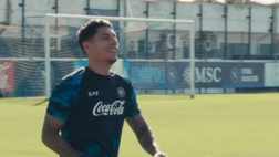 Simeone canta una canzone per il compleanno di Olivera, la reazione dell’uruguaiano