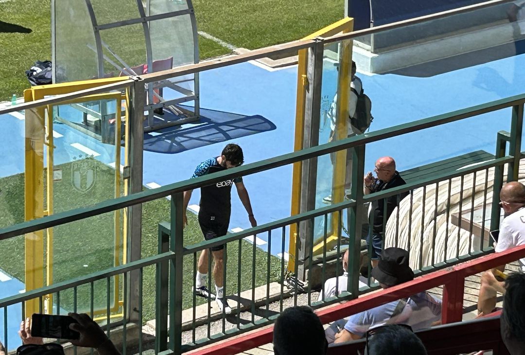 GALLERY Rientro graduale per Kvara: prima si allena in gruppo, poi salta la partitina - immagine 5