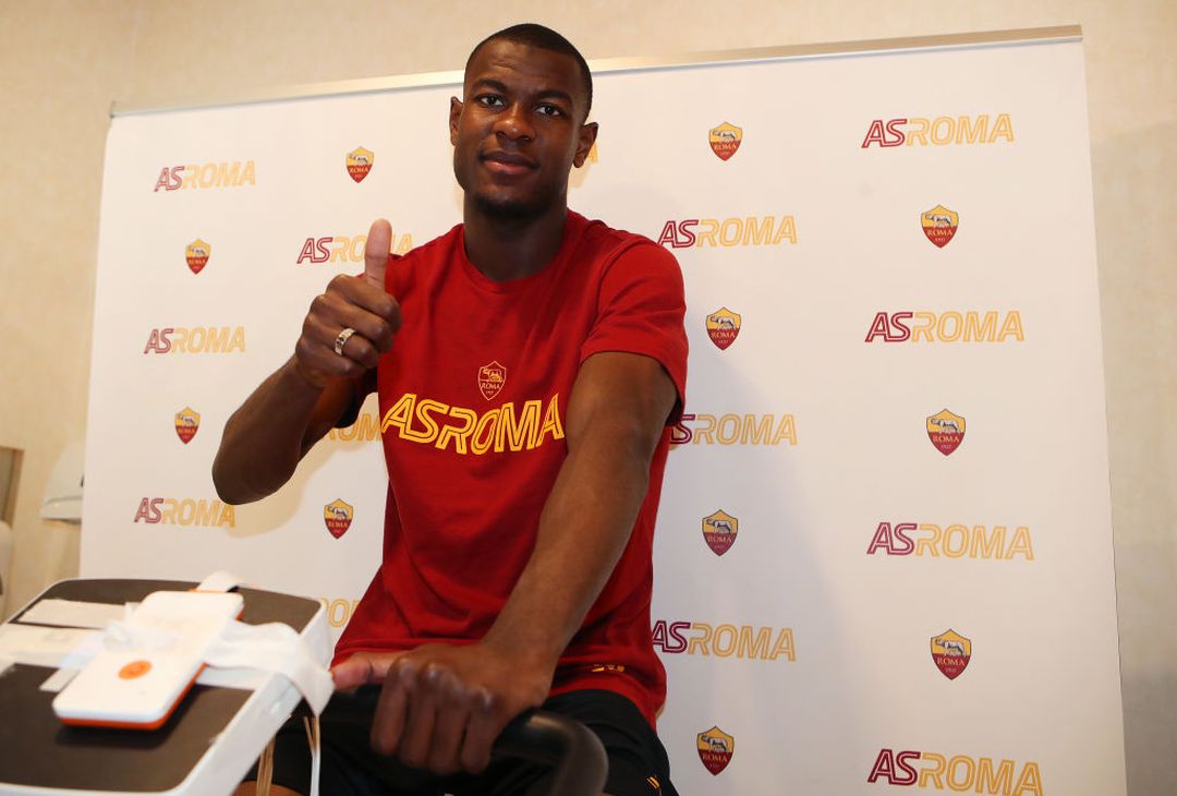 Roma, i primi scatti di Ndicka con la maglia giallorossa – FOTO GALLERY - immagine 10