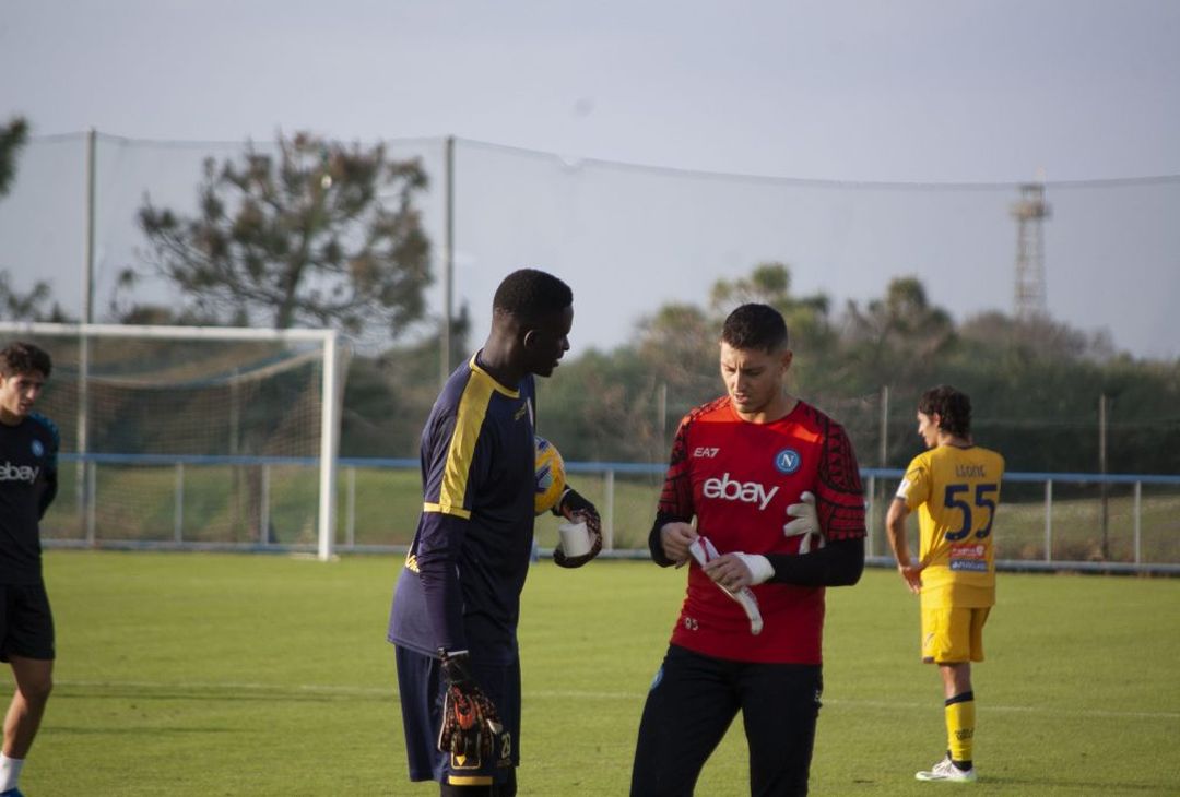 Le immagini dell'allenamento congiunto tra Napoli e Juve Stabia