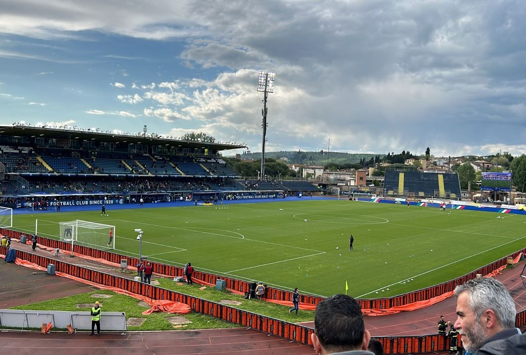 GALLERY I calciatori del Napoli sul terreno di gioco del Castellani: azzurri pronti - immagine 2