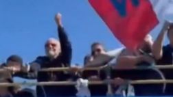 La festa scudetto contagia tutti: De Laurentiis scatenato sul bus scoperto