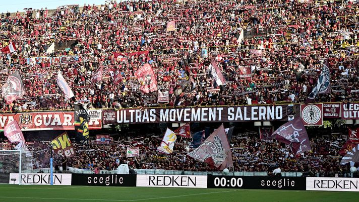Salerno, prepartita agitato fuori dallo stadio: tensione tra le due tifoserie - immagine 1