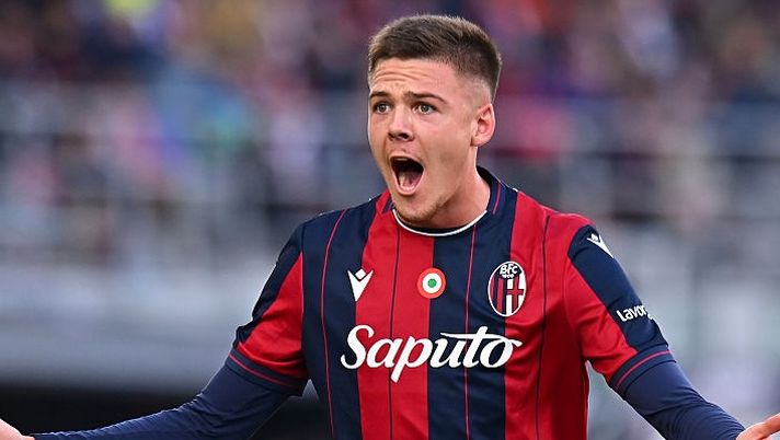 BOLOGNA, ITALY - NOVEMBER 09: Emil Holm of Bologna FC 1909 reacts during the Serie A match between Bologna FC 1909 and SSC Napoli at Renato Dall'Ara Stadium on November 09, 2025 in Bologna, Italy. (Photo by Alessandro Sabattini/Getty Images) Bologna, ripresa degli allenamenti: le novità su Holm, Freuler, Rowe, Skorupski e Cambiaghi - immagine 1
