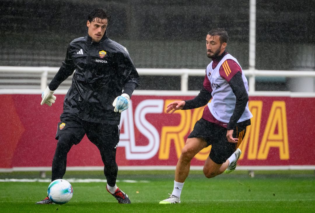 Roma, la seduta pomeridiana aperta ai tifosi al St. George’s Park – FOTO GALLERY - immagine 64