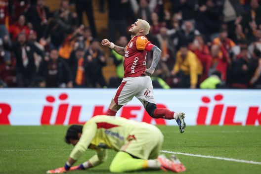 Reijnders, Perisić e Budimir in gol: ma quante espulsioni. Il weekend degli ex Serie A - immagine 1