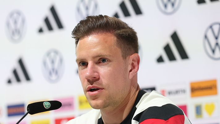 HERZOGENAURACH, GERMANY - JUNE 01: Marc-Andre ter Stegen of Germany speaks to the media during a Germany Press Conference on June 01, 2025 in Herzogenaurach, Germany. (Photo by Alexander Hassenstein/Getty Images) Caso Ter Stegen-Barcellona, arriva la presa di posizione della Federazione tedesca - immagine 1