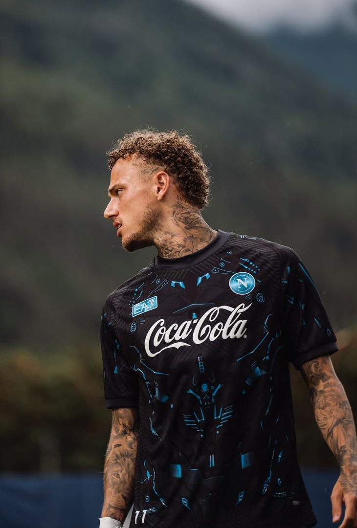 Tutto pronto a Dimaro: gli azzurri in campo per il riscaldamento LA GALLERY - immagine 5