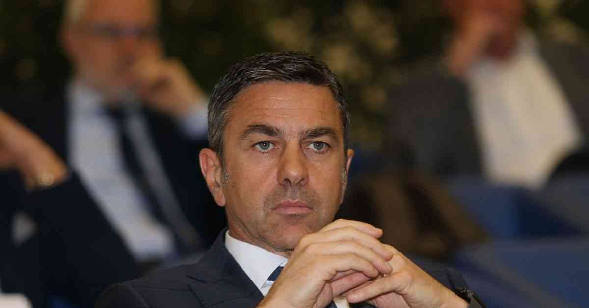 Costacurta: “Il Milan ha bisogno di schiaffi. Allegri? Non sono innamorato ma …” Costacurta: “Il Milan ha bisogno di schiaffi. Allegri? Non sono innamorato ma …”
