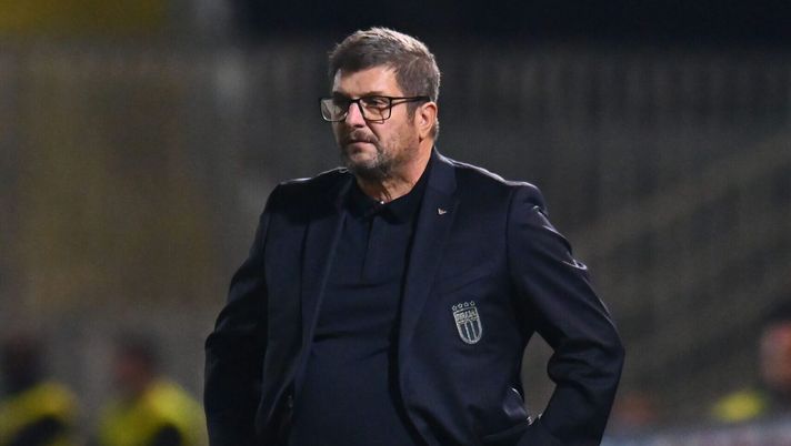 CESENA, ITALY - OCTOBER 10: Silvio Baldini head coach of Italy U21 during the UEFA Under21 EURO Qualifier betweenItaly U21 v Sweden U21 and ad hoc Arena im Ernst-Abbe-Sportfeld on October 10, 2025 in Cesena, Italy. (Photo by Alessandro Sabattini/Getty Images) Italia, Baldini vede il bicchiere mezzo pieno: “Soddisfatto, ma possiamo fare meglio” - immagine 1