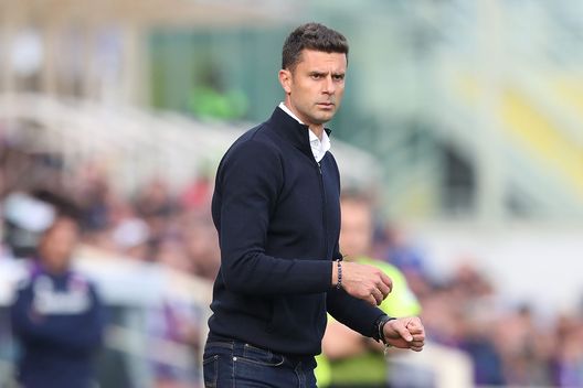 FLORENCE, ITALY - OCTOBER 31: Thiago Motta manager of Spezia Calcio gestures during the Serie A match between ACF Fiorentina and Spezia Calcio at Stadio Artemio Franchi on October 31, 2021 in Florence, Italy. (Photo by Gabriele Maltinti/Getty Images) Motta pre Torino-Spezia: “Difficile mettere in difficoltà uno come Bremer”- immagine 2