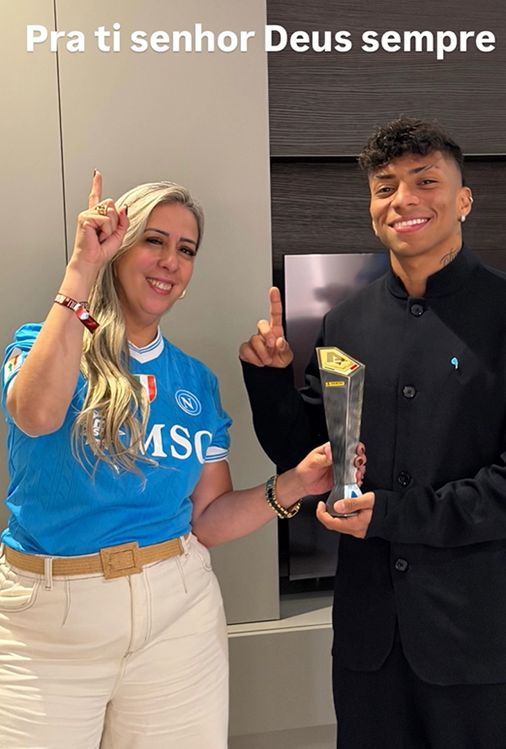 Alisson Santos festeggia il premio MVP e il primo gol con la famiglia – LA GALLERY - immagine 6