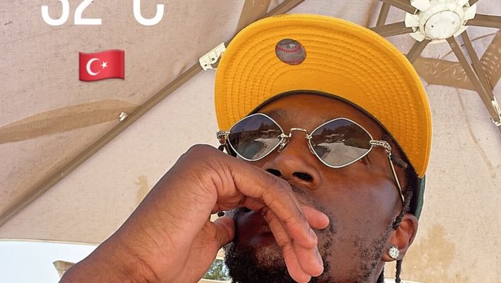 Abraham indizio social: pubblica una bandiera della Turchia – FOTO - immagine 1