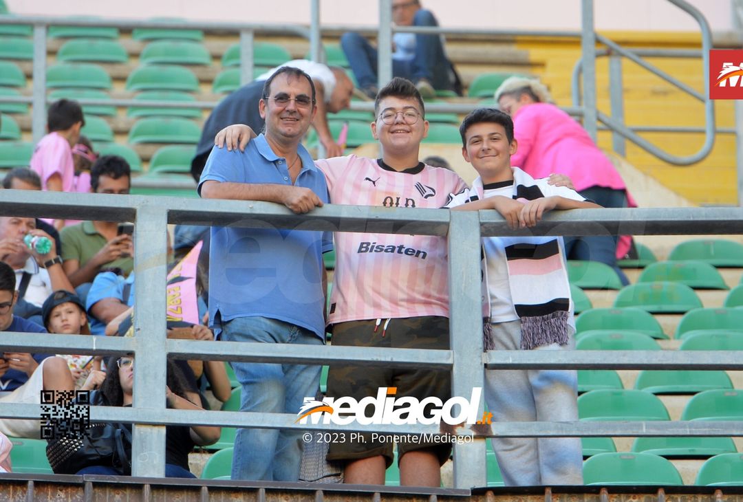 FOTOTIFO Palermo-Lecco, gli scatti ai tifosi al “Renzo Barbera” (GALLERY) - immagine 141