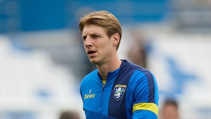 REGGIO NELL'EMILIA, ITALY - MARCH 09: Marco Brescianini of Frosinone Calcio warms up prior to the Serie A TIM match between US Sassuolo and Frosinone Calcio - Serie A TIM at Mapei Stadium - Citta' del Tricolore on March 09, 2024 in Reggio nell'Emilia, Italy. (Photo by Francesco Scaccianoce/Getty Images) D.t. Frosinone: “Perchè è saltata Brescianini al Napoli, ora con l’Atalanta…” - immagine 1