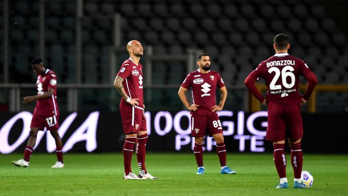 TURIN, ITALY - MAY 12: Simone Zaza of Torino FC looks dejected after the Serie A match between Torino FC and AC Milan at Stadio Olimpico di Torino on May 12, 2021 in Turin, Italy. Sporting stadiums around Italy remain under strict restrictions due to the Coronavirus Pandemic as Government social distancing laws prohibit fans inside venues resulting in games being played behind closed doors. (Photo by Valerio Pennicino/Getty Images) Le pagelle di Torino-Milan 0-7: dare dei voti non serve nemmeno- immagine 2