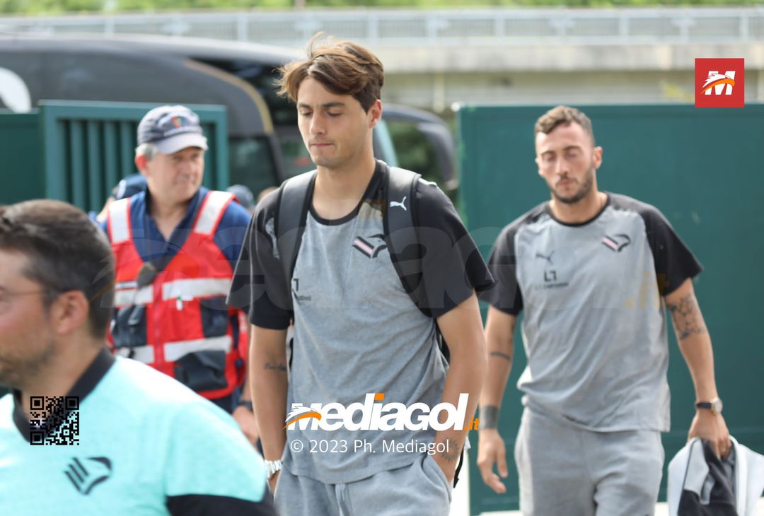 FOTO Bologna-Palermo, i rosanero arrivano allo stadio di Rovereto (Gallery) - immagine 5